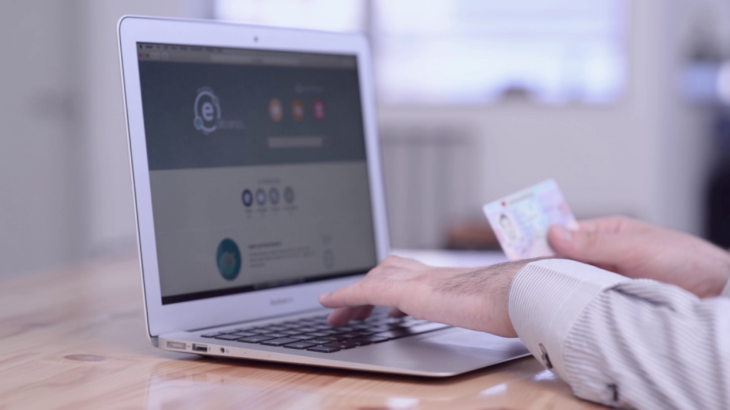 Certifikatat në 6 gjuhë të huaja merren online përmes e-Albania vlcsnap 2017 11 20 11h41m22s192 1536x864 1