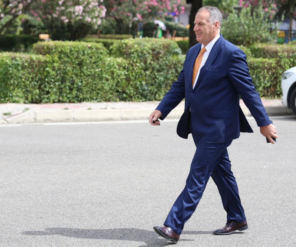 FOTOT/ Parada plot ngjyra e deputetëve dhe ministrave para nisjes së seancës 13 56ef200b 9d6e 4020 9d2f 6f988a460bdb