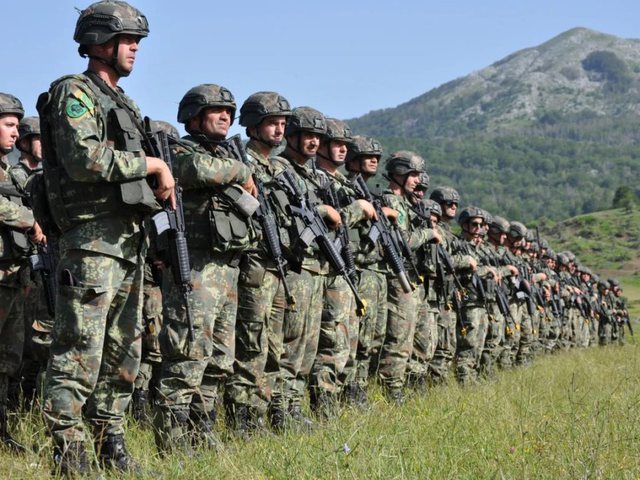 Ushtria shqiptare del nga kazermat, 72 orë stërvitje intensive me amerikanët 5 640 0 62b6b360dbcbe