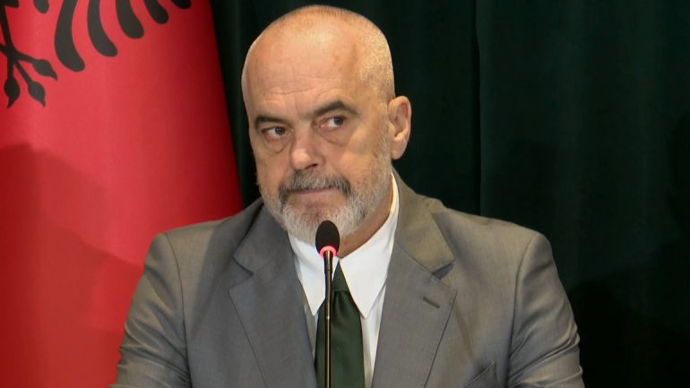 Vendosen konteinerët e parë nëntokësorë/ Rama: Më në fund edhe në Tiranë! Pastrimi është civilizim 8 1