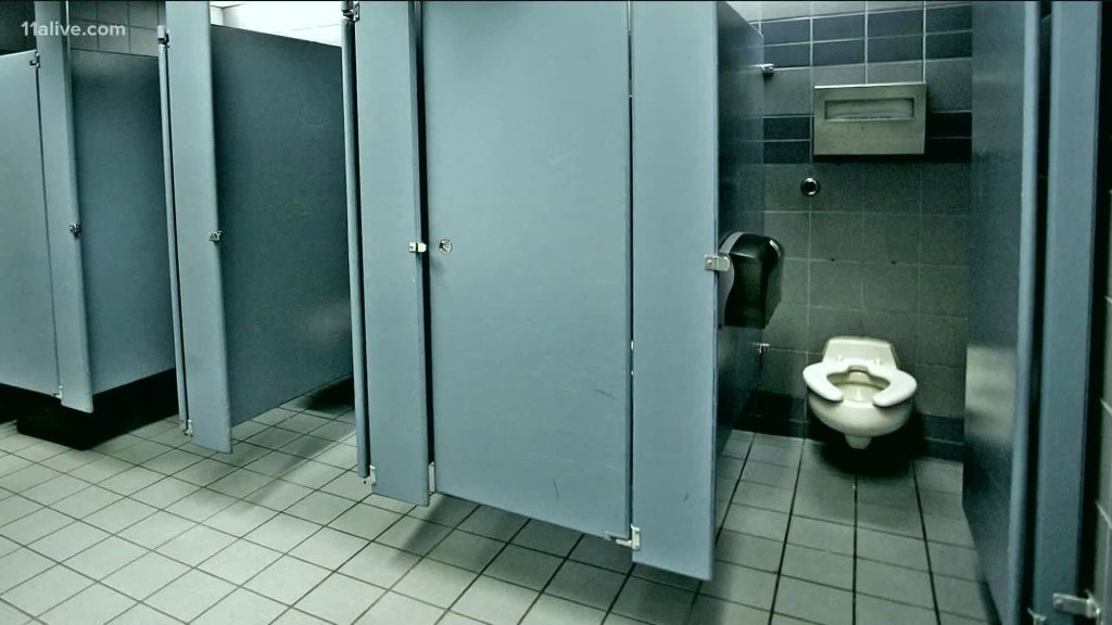 Sëmundjet që rrezikoni të merrni nëse përdorni një tualet publik 8