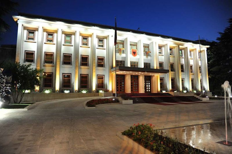 Drejtori i kabinetit në presidencë rrëfen momentet me Nishanin: Nuk donte që t’i thërrisje President, dallonte për korrektësinë 800 0 6298fe59161f7