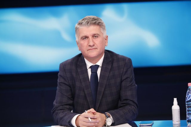 Agron Gjekmarkaj / Babo një ditë me pas i telefonon Bake xhanit! Agron Gjekmarkaj