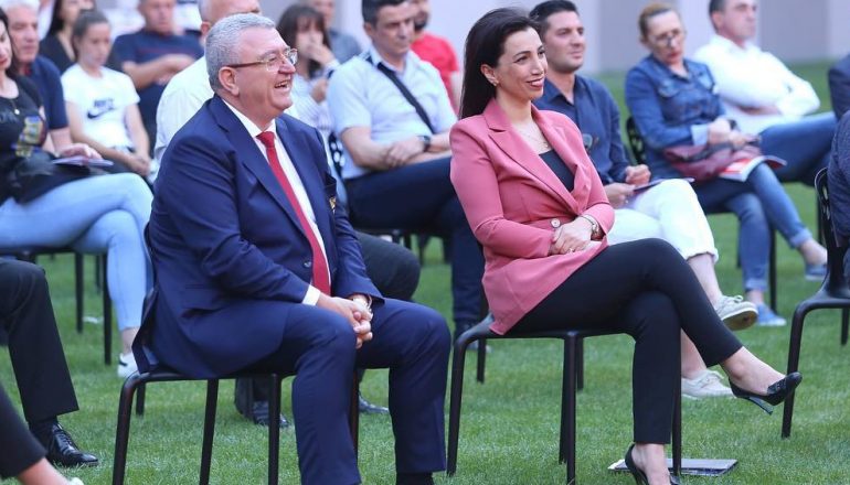 Duka kërkon rihapjen e basteve sportive, i përgjigjet Kushi: Kundër sallave të bixhozit Duka e kushi e1641902217660 770x440 1
