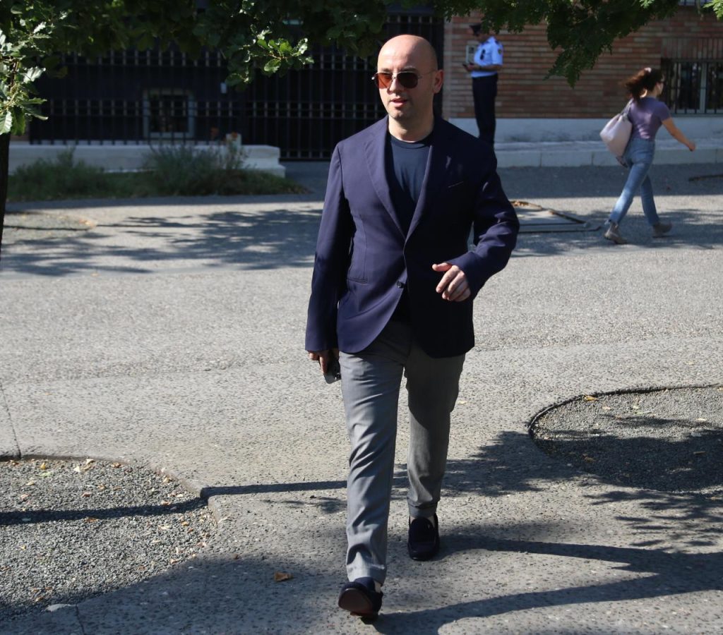 FOTOT/ Nga Rama me ‘dosje’ te Veliaj me biçikletë, çfarë nuk u pa nga mbledhja e PS 17 Edi Rama Kryesia PSEmri Presidenti Takimi Veliaj Nikolla Brace 24