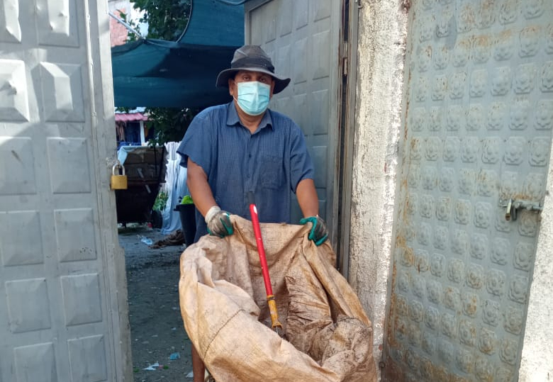Papunësia dhe varfëria, historia e çiftit që përfunduan nga tregtarë ambulantë në mbledhës mbeturinash OK LAJM