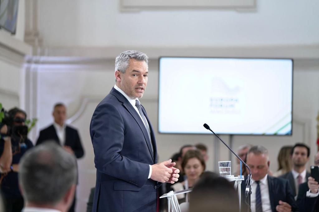 Në krah të Ramës, kancelari austriak thotë se “mafia” serbe po bashkëpunon me terroristët WhatsApp Image 2022 06 25 at 3.27.03 PM