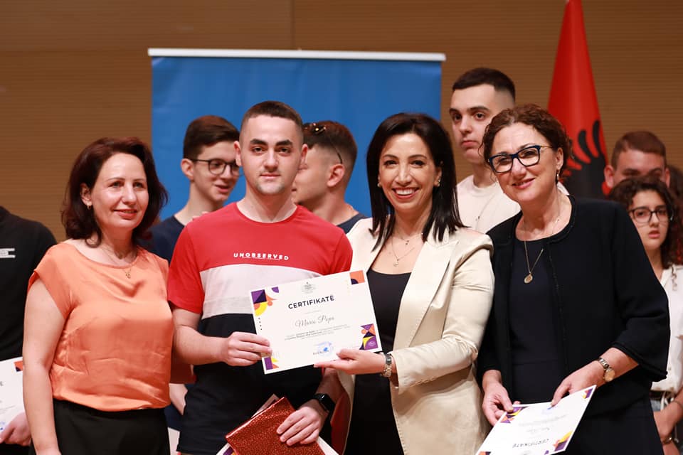 Kushi ndan çmimet e fituesve të Olimpiadave Kombëtare 2021-2022 a25 4