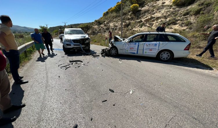 Aksident ne aksin Fier-Ballsh, plagosen katër persona aksident 1
