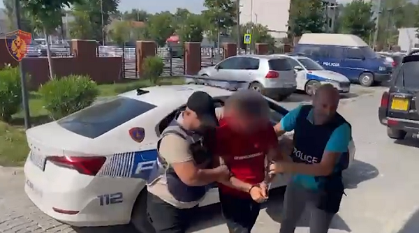 Shpërndanin drogë në zonën e ish-Parkut në Tiranë, bien në pranga 3 adoleshentë arrestime