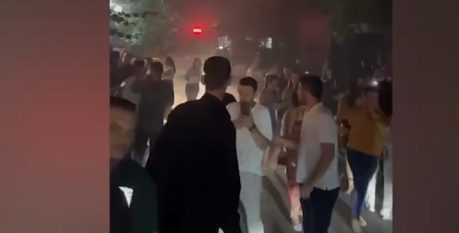 Video/ Shpërthim i fuqishëm në klubin e njohur në Tiranë, po performonte Ledri, tmerrohen klientët bllok