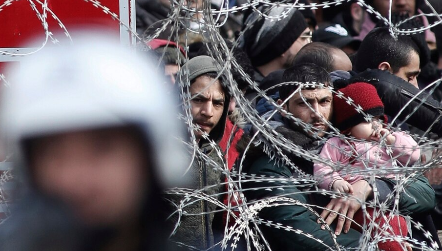 BE i kërkon Greqisë të ndalojë dëbimet e dhunshme të emigrantëve db