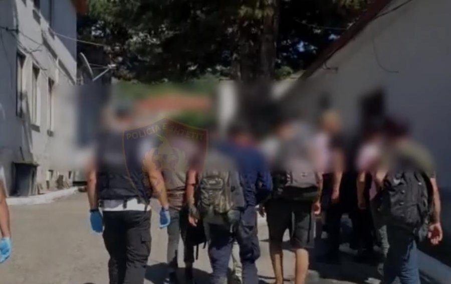 Transportonte emigrantë të paligjshëm, arrestohet 33-vjeçari në Pogradec emigra