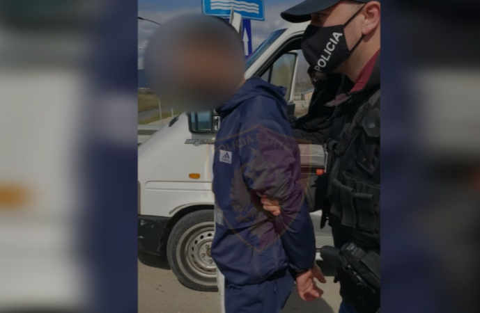 Me emigrantë të paligjshëm drejt Tiranës, në pranga tre korçarët (Emrat) korce perimetri 689x450 1