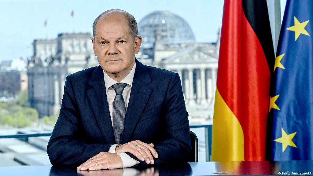 Kancelari Scholz: Gjermania do t’i dërgojë armë Ukrainës ll