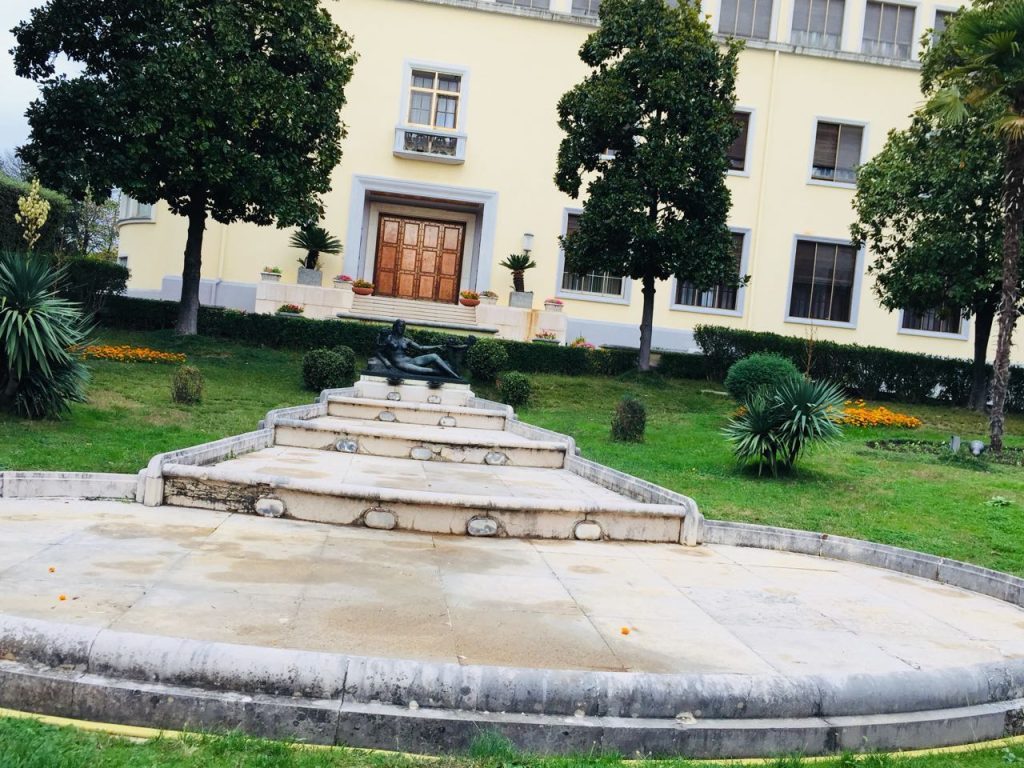 Pallati i Brigadave jepet me koncesion te privati për 40 vjet pallati i brigadave
