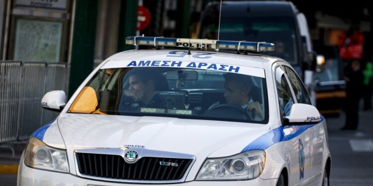 Greqi / Nuk ishin dakord që të lidhej me grekun, babë e bir mbyllin vajzën shqiptare në bodrum policia greke