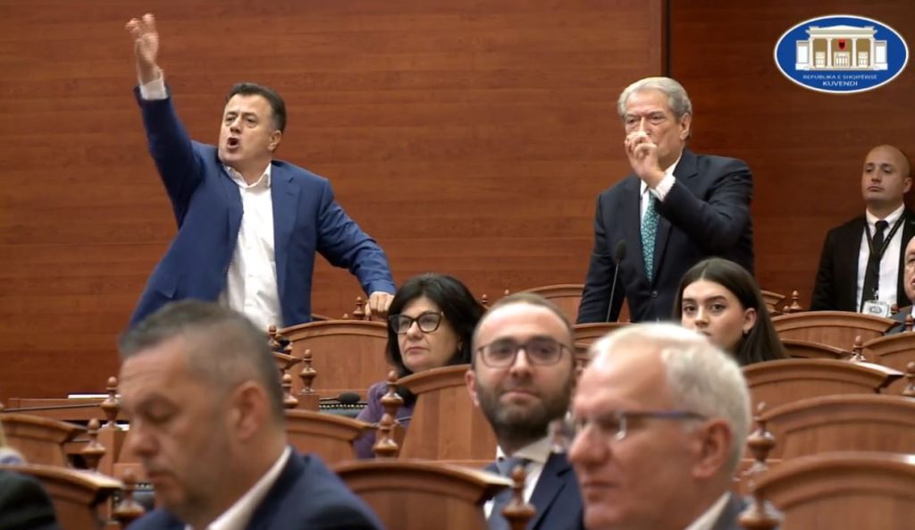VIDEO/ “Je non-grata”, Rama përplaset me Berishën në Kuvend (Debati) sali berisha noka