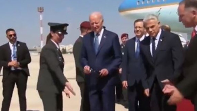 ‘Po tani ç’të bëj?’, Biden lëshon gafën e radhës, shfaqet i çorientuar sapo zbret nga avioni në Izrael 1657818297 biden
