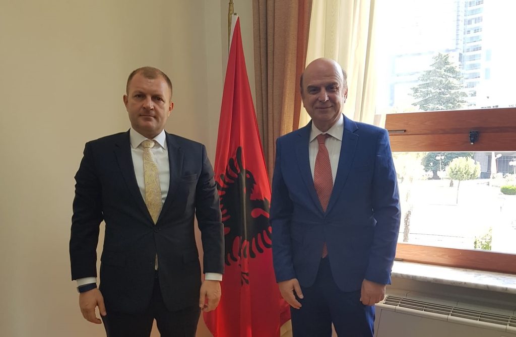 Panariti zbulon pasardhësin e tij, ja kush do jetë drejtor i kabinetit të presidentit Begaj 294800818 10225531460771474 5428078636689652240 n
