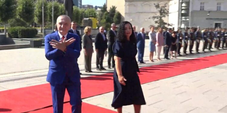 Vjosa Osmani, e pranishme në ceremoninë që do zhvillohet pas marrjes së detyrës së presidentit nga Bajram Begaj 767A42E2 BFEB 4A52 B75D 2E9FA655CD72