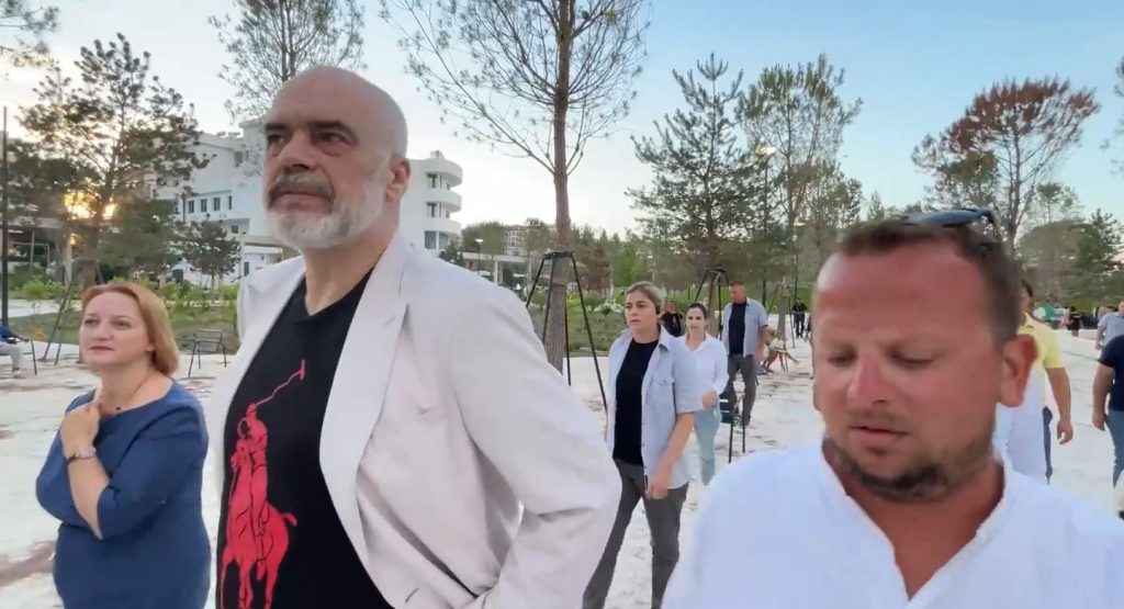 Rama viziton Parkun e Shtëpisë së Pavarësisë Capture 10