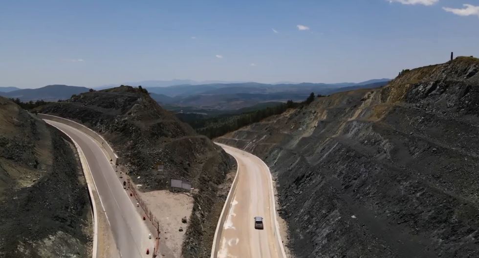 PD në protestë, Rama e nis ditën me këngë dhe promovim të aksit të ri nga Korça deri në Ersekë Capture 9