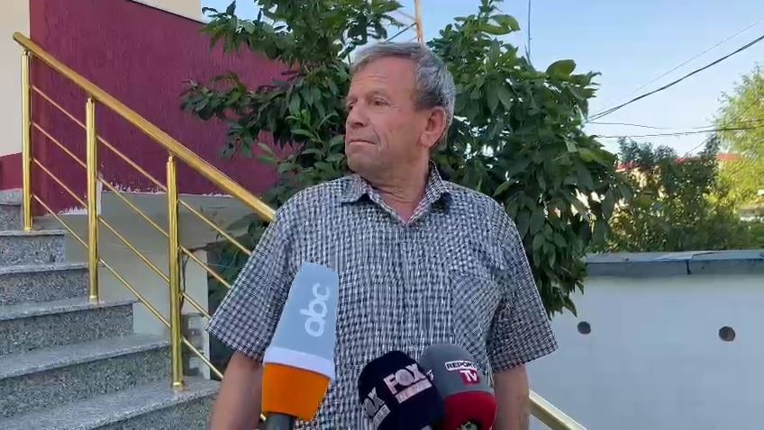 Flasin pronarët e banesës ku jetonte çifti në Elbasan: 37-vjeçari iku pas mesnate dhe përplasi derën! Capture444