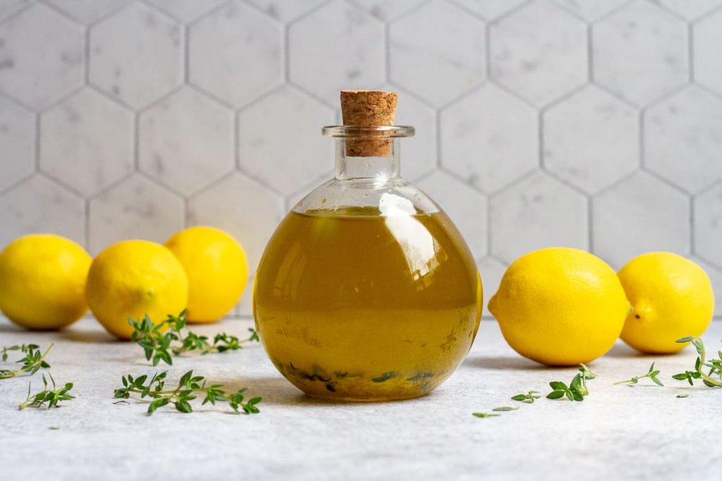 Vaji i ullirit me limon, përfitimet që ka trupi jonë Vaji i ullirit me limon