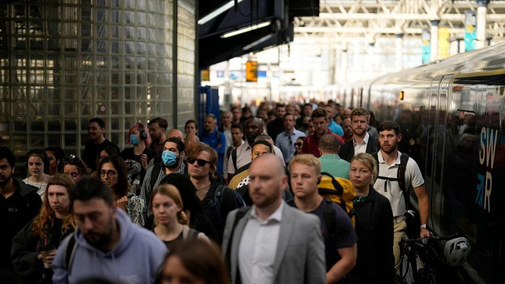 Aerporti i dytë më i madh në Mbretërinë e Bashkuar redukton fluturimet britani 1