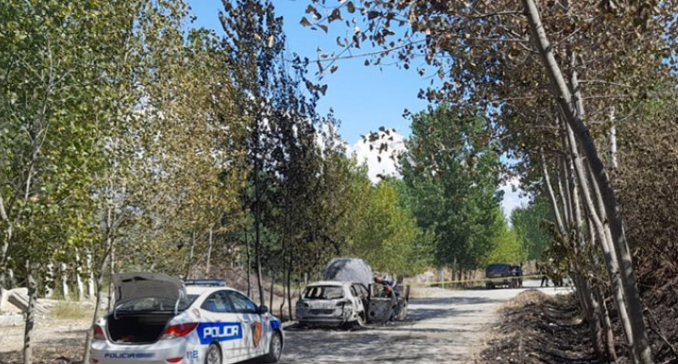 Autorët e atentatit në Fushë-Krujë djegin makinën në afërsi të Niklës, ndaj viktimave u zbrazën rreth 60 plumba djegie makine