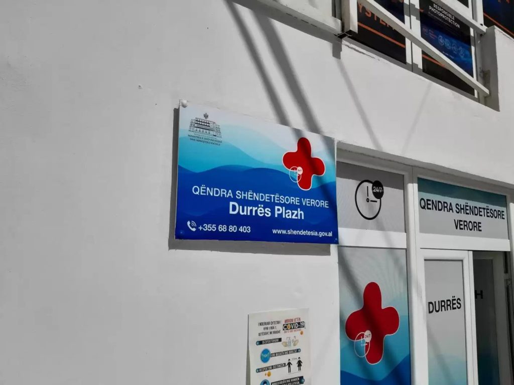 Covid-19 në plazhe, fluks pacientësh në qendrat shëndetësore ezgif 1 c63325c62b