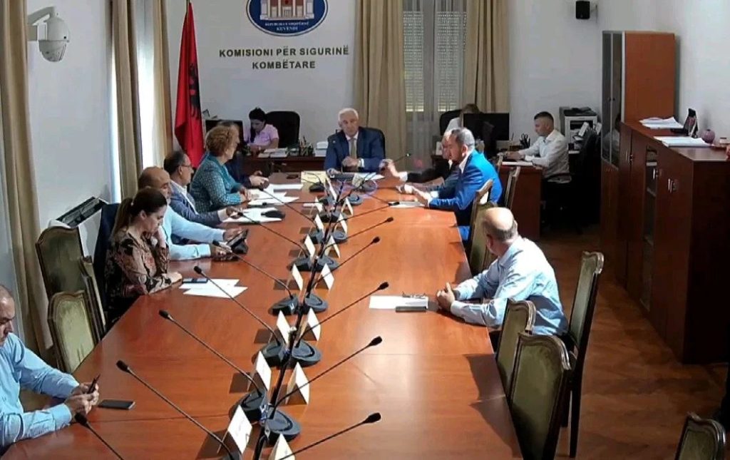 Masakra në Fushë-Krujë, sherr mes deputetëve: S’mund të vini në pushtet duke folur për vrasjet ezgif 3 ff9d369bf3