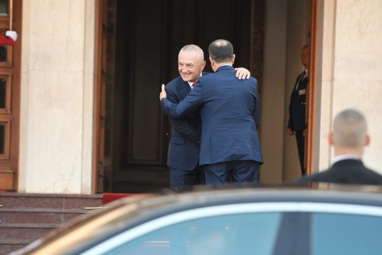 Nis ceremonia e marrjes së detyrës nga Presidenti Bajram Begaj f904bccc ed0b 4b0f b7ce 235290cbacbf 768x512 1
