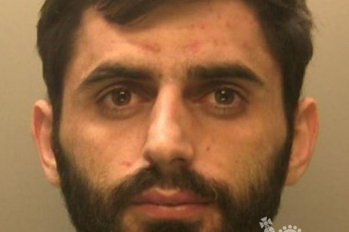 Shqiptari kapet mes "xhunglës" së kanabisit në Angli/ 26-vjeçari jetonte si skllav: Punoj si kopshtar se duhet të shlyej borxhin ndryshe do më vrasin familjen 1 image 10
