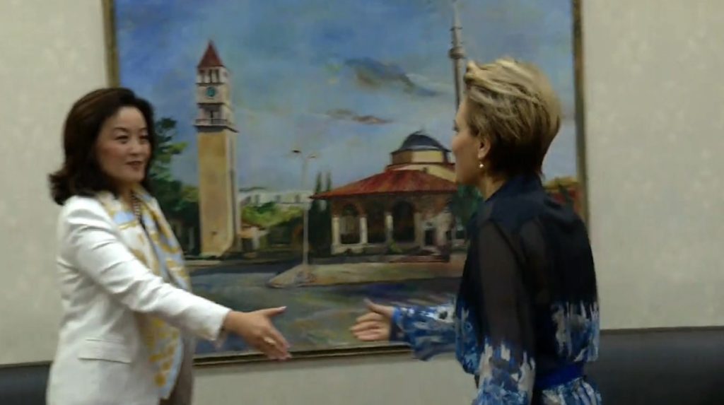 Kryemadhi takohet me ambasadoren Yuri Kim në Komunitetin Mysliman Shqiptar, kryetarja e LSI: Besimi në Zot krijon hapësirat për të mos pasur frikë nga e keqja kryemadhi kim