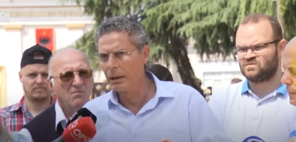 “Butrinti”, aktivistët: Nesër protestë para Kuvendit, por nuk marrim drunj dhe shpata maxresdefault 4
