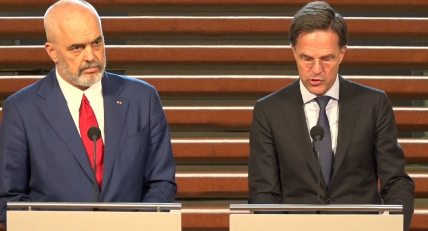 Rutte: Mbështesim Shqipërinë dhe RMV për hapjen e negociatave, propozimi francez siguron zgjidhje rama