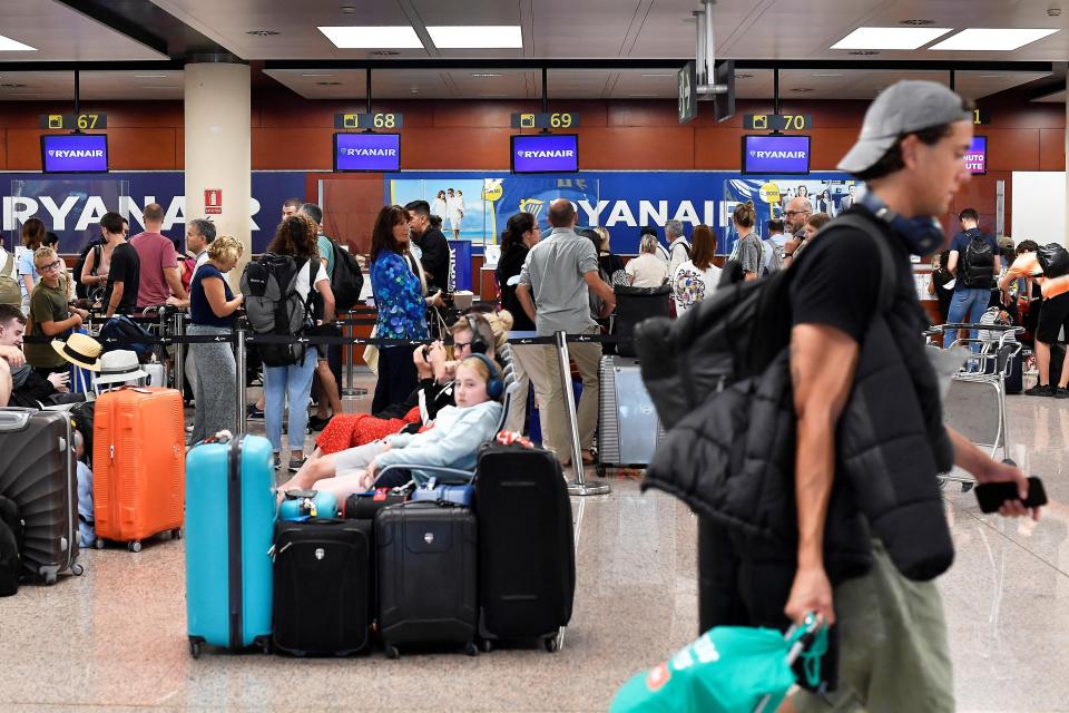 Spanjë, anulohen fluturimet për shkak të grevave të Ryanair dhe EasyJet spain