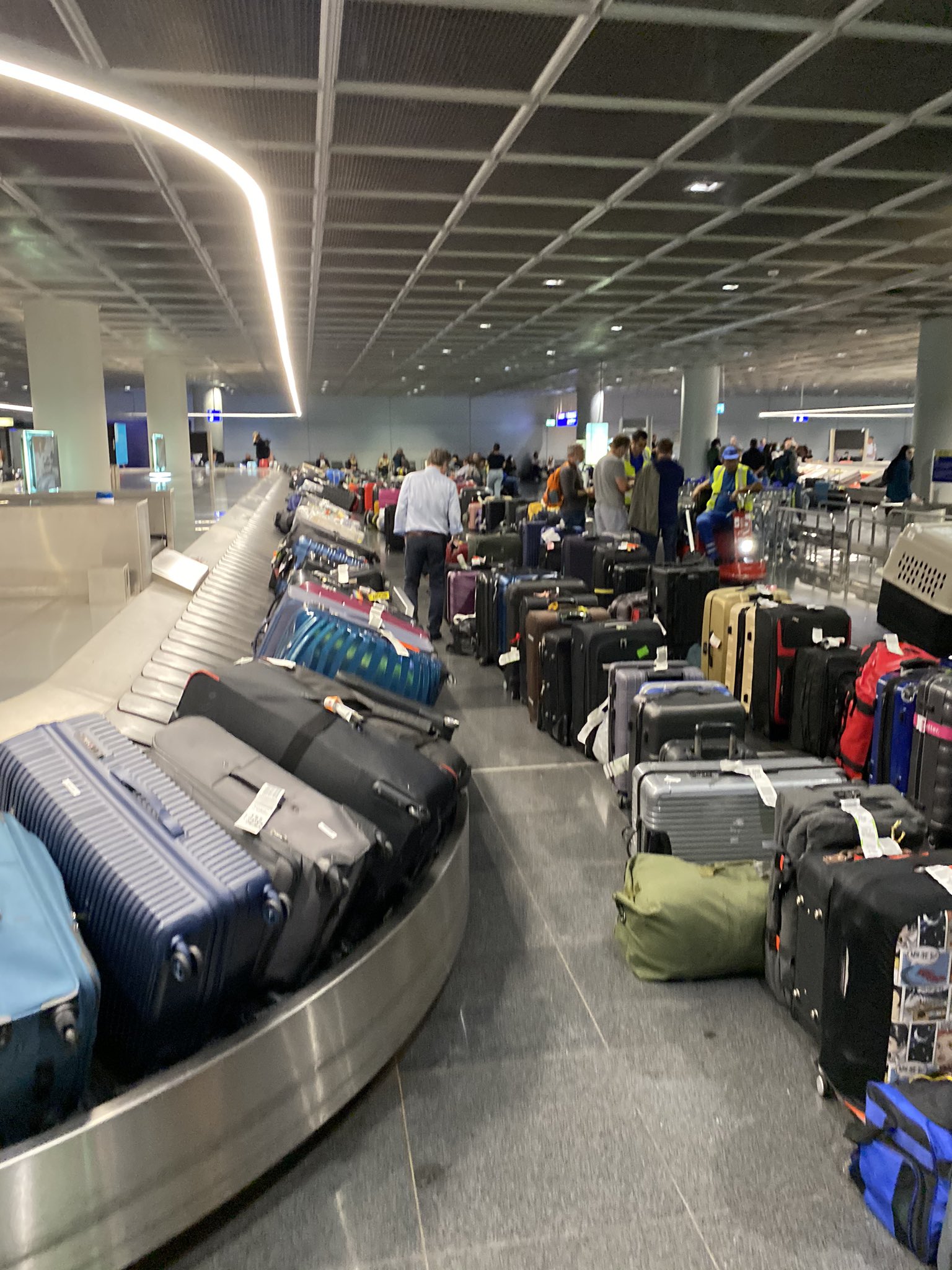 Gjermani, kaos në transportin ajror, ministri fajëson kompanitë 2 t Frankfort airport 2