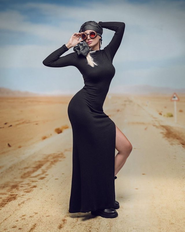 Fotot "hot" të nënkomisares së Elbasanit 8 640 0 243052618 357766992760053 6839104334831637937 n 1660898037 2