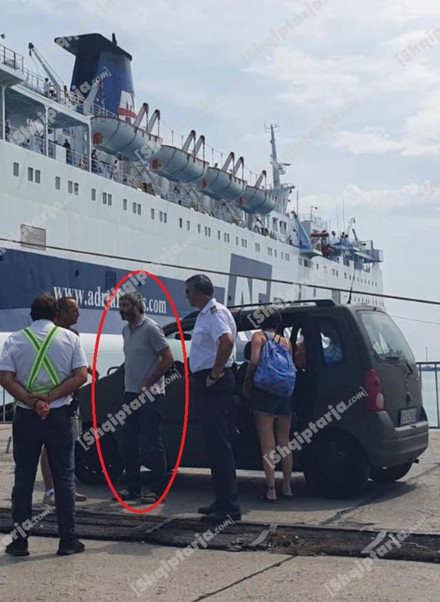 President i Parlamentit italian 10 ditë si turist i thjeshtë në Shqipëri: Në radhë në Portin e Durrësit si një qytetar i çfarëdoshëm 1 640 0 de4dd7e53a8cb19a1e3e3fe518aa2f17