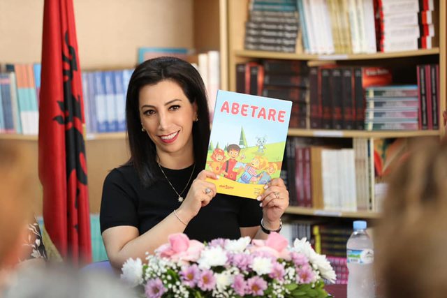 Kushi: Nga sot nis trajnimi i mësuesve për abetaren e përbashkët Shqipëri-Kosovë 84D48452 5A5C 4994 B999 F13529343DE1