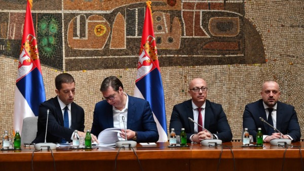 Vuçiç takohet me serbët e Kosovës 96121661075607