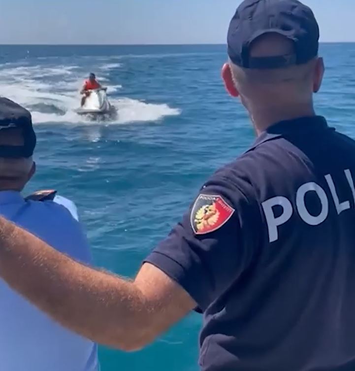 Kapen mat nga Policia Kufitare, bllokon 3 mjete lundruese “Jet ski” në Shëngjin Capture 43