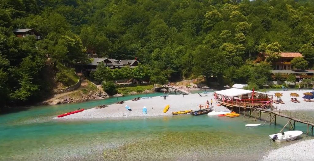 Turistët nga SHBA në Shqipëri, Rama: 76 mijë vizitorë në 7 muaj. Nga Kanadaja 13 mijë turistë Capture 46