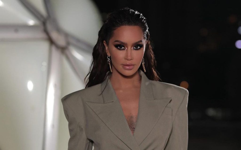 “Shoh një pandemi ‘tallava’ që po ndodh në industrinë tonë muzikore”, Dafina Zeqiri thumbon kolegët fff