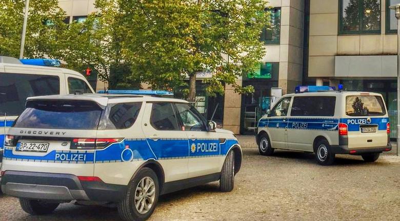 E tërhoqi zvarrë dhe e futi në makinë/ 21-vjeçari shqiptar rrëmben ish-të dashurën në Gjermani lo