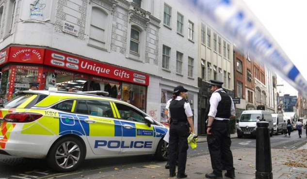 Sulm me thikë në qendër të Londrës londra 1