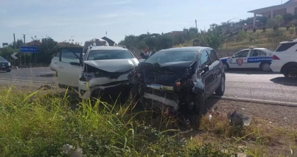 Përplasen tre automjete në aksin rrugor Shkodër – Lezhë ne aksin rrugor Shkoder – Lezhe